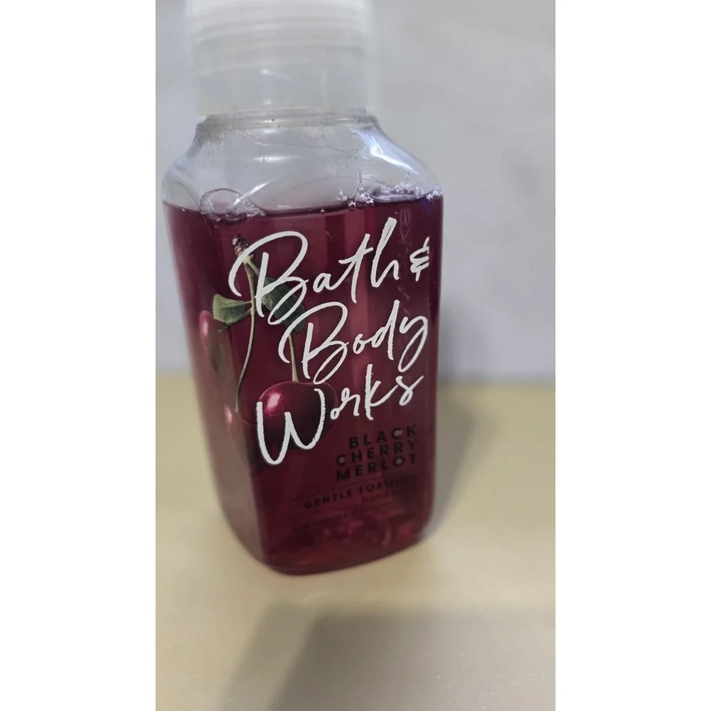 Bath And Body Works Black Cherry Merlot Foaming Hand Wash 8 Oz Bottle